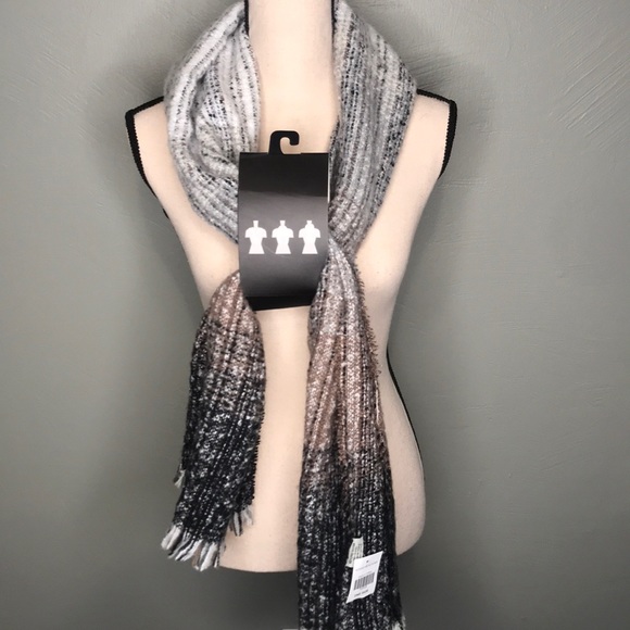 Pleasingly soft scarf — 3/$25 SALE item! - Picture 5 of 6